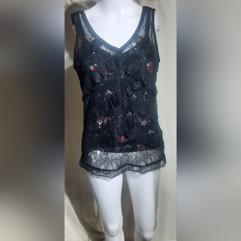 White House Black Market WHBM lace floral tank top size XS like new condition